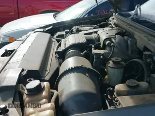 ✅ 2001 Lincoln Navigator • VIN: 5LMEU27R01LJ12316 • Lot: 41809992. Wystawiony na IAAI z przebiegiem Nie podano. Bezpłatny archiwum sprzedaży aukcyjnych z USA i szczegółowy raport historii pojazdu na DreamBid. Zdjęcie 12.