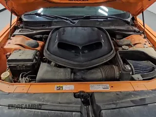 2014 Dodge Challenger Shaker z VIN 2C3CDYBT2EH231691, wystawiony jako Copart lot #48775525 z przebiegiem 78 522 mil mil oraz Czysty tytuł • Clean title. Historia ofert i sprzedaży dostępna na DreamBid. Obrazek 15.