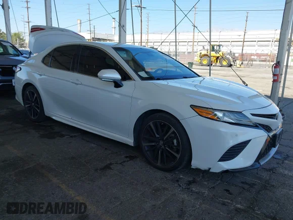 ✅ 2018 Toyota Camry XSE • VIN: 4T1B61HK3JU134624 • Lot: 44590788. Wystawiony na IAAI z przebiegiem 132 992 mil. Bezpłatny archiwum sprzedaży aukcyjnych z USA i szczegółowy raport historii pojazdu na DreamBid. Zdjęcie 1.