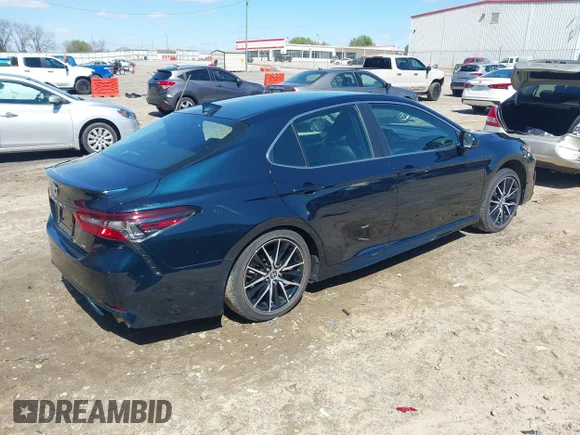✅ 2021 Toyota Camry SE • VIN: 4T1G11AK7MU485894 • Lot: 44594503. Wystawiony na IAAI z przebiegiem 29 513 mil. Bezpłatny archiwum sprzedaży aukcyjnych z USA i szczegółowy raport historii pojazdu na DreamBid. Zdjęcie 4.