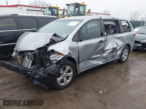 ✅ 2015 Toyota Sienna L • VIN: 5TDZK3DC7FS543889 • Lot: 44013920. Listed on IAAI with Not provided. Free auction sales archive from the USA and detailed vehicle history report at DreamBid. Image 2.