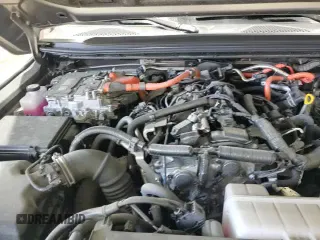 ✅ 2024 Toyota Land Cruiser • VIN: JTEABFAJ4RK006843 • Lot: 84385715. Wystawiony na Copart z przebiegiem 21 651 mil. Bezpłatny archiwum sprzedaży aukcyjnych z USA i szczegółowy raport historii pojazdu na DreamBid. Zdjęcie 16.