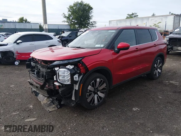 ✅ 2025 Mitsubishi Outlander SE • VIN: JA4J4VA85SZ013250 • Lot: 45183211. Wystawiony na IAAI z przebiegiem 23 157 mil. Bezpłatny archiwum sprzedaży aukcyjnych z USA i szczegółowy raport historii pojazdu na DreamBid. Zdjęcie 2.