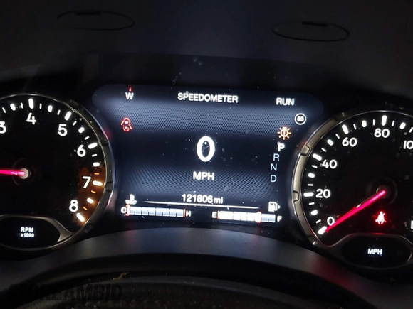 ✅ 2017 Jeep Renegade Latitude • VIN: ZACCJBBB3HPF36189 • Lot: 44752070. Wystawiony na IAAI z przebiegiem 121 806 mil. Bezpłatny archiwum sprzedaży aukcyjnych z USA i szczegółowy raport historii pojazdu na DreamBid. Zdjęcie 7.
