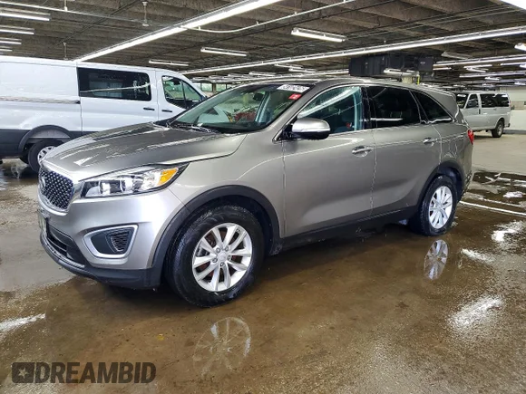 ✅ 2017 Kia Sorento LX • VIN: 5XYPG4A31HG196255 • Lot: 54102426. Wystawiony na Copart z przebiegiem 178 935 mil. Bezpłatny archiwum sprzedaży aukcyjnych z USA i szczegółowy raport historii pojazdu na DreamBid. Zdjęcie 1.