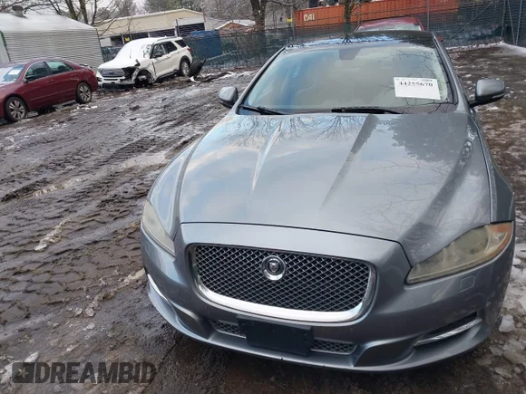 ✅ 2012 Jaguar XJ Supercharged • VIN: SAJWA1GE7CMV22282 • Lot: 44255670. Wystawiony na IAAI z przebiegiem 117 149 mil. Bezpłatny archiwum sprzedaży aukcyjnych z USA i szczegółowy raport historii pojazdu na DreamBid. Zdjęcie 6.