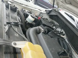 ✅ 2014 Nissan NV SV • VIN: 1N6BF0LY9EN100789 • Lot: 42558932. Wystawiony na IAAI z przebiegiem 234 972 mil. Bezpłatny archiwum sprzedaży aukcyjnych z USA i szczegółowy raport historii pojazdu na DreamBid. Zdjęcie 18.