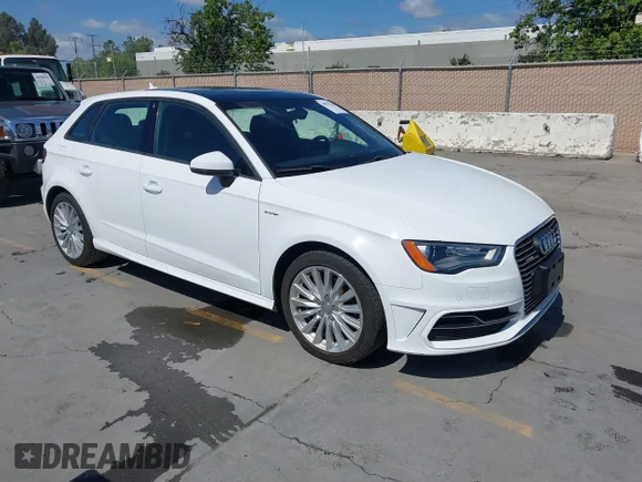 ✅ 2016 Audi A3 e-tron Premium • VIN: WAUUPBFFXGA153068 • Лот: 44874166. Опубликован ранее на IAAI с пробегом 73 440 миль. Бесплатный доступ к архиву аукционных продаж из США и подробный отчёт об истории автомобиля на DreamBid. Изображение 1.