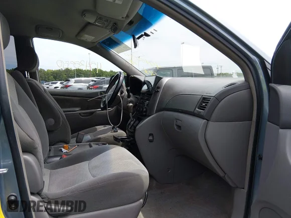 ✅ 2006 Toyota Sienna LE • VIN: 5TDZA23CX6S550835 • Lot: 45435550. Wystawiony na IAAI z przebiegiem 215 179 mil. Bezpłatny archiwum sprzedaży aukcyjnych z USA i szczegółowy raport historii pojazdu na DreamBid. Zdjęcie 5.