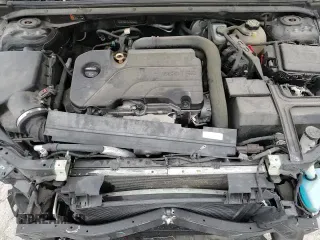 ✅ 2018 Chevrolet Malibu LT • VIN: 1G1ZD5ST9JF269086 • Lot: 70040645. Listed on Copart with 86,152 mi. Free auction sales archive from the USA and detailed vehicle history report at DreamBid. Image 13.