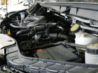 ✅ 2020 Ford Transit Cargo • VIN: 1FTBR2C84LKA08946 • Lot: 41716396. Wystawiony na IAAI z przebiegiem 77 272 mil. Bezpłatny archiwum sprzedaży aukcyjnych z USA i szczegółowy raport historii pojazdu na DreamBid. Zdjęcie 19.