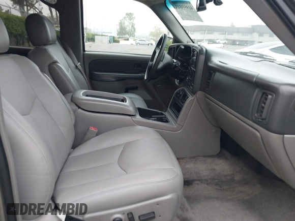 ✅ 2003 Chevrolet Suburban LS • VIN: 3GNEC16T93G214741 • Lot: 41955843. Wystawiony na IAAI z przebiegiem 258 038 mil. Bezpłatny archiwum sprzedaży aukcyjnych z USA i szczegółowy raport historii pojazdu na DreamBid. Zdjęcie 5.
