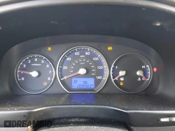 ✅ 2010 Hyundai Santa Fe GLS • VIN: 5NMSG3AB8AH391213 • Lot: 43981829. Wystawiony na IAAI z przebiegiem 209 403 mil. Bezpłatny archiwum sprzedaży aukcyjnych z USA i szczegółowy raport historii pojazdu na DreamBid. Zdjęcie 7.