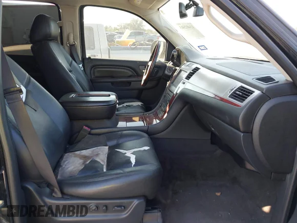 ✅ 2013 Cadillac Escalade Premium • VIN: 1GYS4CEF8DR268298 • Лот: 43402503. Опубликован ранее на IAAI с пробегом 204 360 миль. Бесплатный доступ к архиву аукционных продаж из США и подробный отчёт об истории автомобиля на DreamBid. Изображение 5.