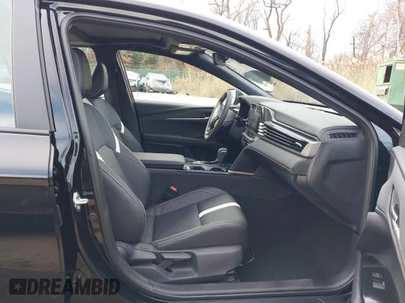 ✅ 2025 Toyota Camry SE • VIN: 4T1DAACK4SU163016 • Lot: 44181640. Wystawiony na IAAI z przebiegiem 923 mil. Bezpłatny archiwum sprzedaży aukcyjnych z USA i szczegółowy raport historii pojazdu na DreamBid. Zdjęcie 5.