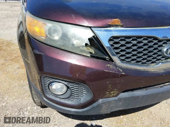 ✅ 2011 Kia Sorento LX • VIN: 5XYKT3A15BG067702 • Lot: 44638632. Wystawiony na IAAI z przebiegiem 154 906 mil. Bezpłatny archiwum sprzedaży aukcyjnych z USA i szczegółowy raport historii pojazdu na DreamBid. Zdjęcie 12.