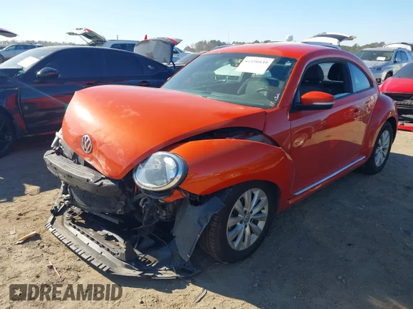 ✅ 2019 Volkswagen Beetle S • VIN: 3VWFD7AT7KM719940 • Лот: 41190839. Опубликован ранее на IAAI с пробегом 77 627 миль. Бесплатный доступ к архиву аукционных продаж из США и подробный отчёт об истории автомобиля на DreamBid. Изображение 2.