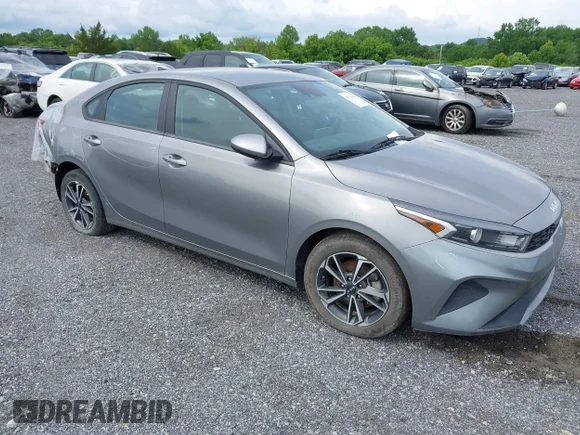 ✅ 2022 Kia Forte LXS • VIN: 3KPF24AD4NE451072 • Lot: 40711846. Wystawiony na IAAI z przebiegiem 49 115 mil. Bezpłatny archiwum sprzedaży aukcyjnych z USA i szczegółowy raport historii pojazdu na DreamBid. Zdjęcie 1.