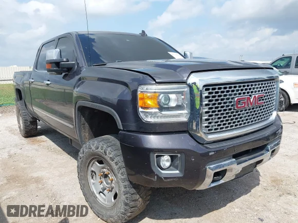 ✅ 2016 GMC Sierra 2500HD Denali • VIN: 1GT12UE85GF190809 • Лот: 45315932. Опубликован ранее на IAAI с пробегом 272 064 миль. Бесплатный доступ к архиву аукционных продаж из США и подробный отчёт об истории автомобиля на DreamBid. Изображение 1.