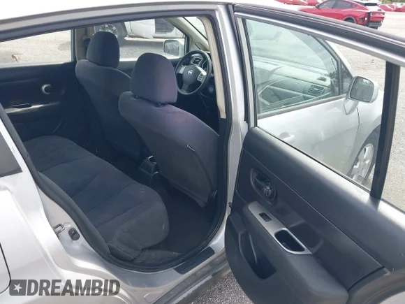 ✅ 2009 Nissan Versa S • VIN: 3N1BC13E49L478597 • Lot: 44857995. Wystawiony na IAAI z przebiegiem 116 449 mil. Bezpłatny archiwum sprzedaży aukcyjnych z USA i szczegółowy raport historii pojazdu na DreamBid. Zdjęcie 8.