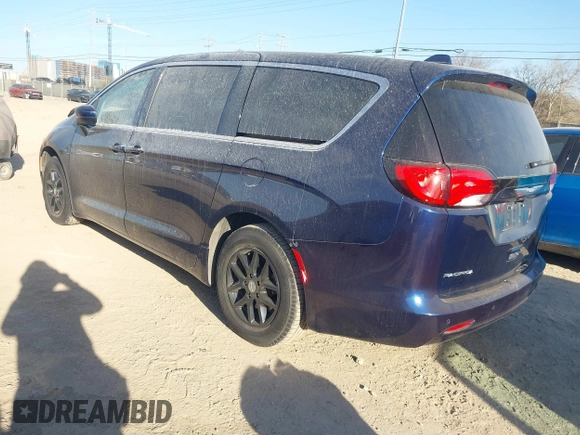 ✅ 2017 Chrysler Pacifica Touring • VIN: 2C4RC1DG9HR771618 • Lot: 44486014. Wystawiony na IAAI z przebiegiem 100 000 mil. Bezpłatny archiwum sprzedaży aukcyjnych z USA i szczegółowy raport historii pojazdu na DreamBid. Zdjęcie 3.