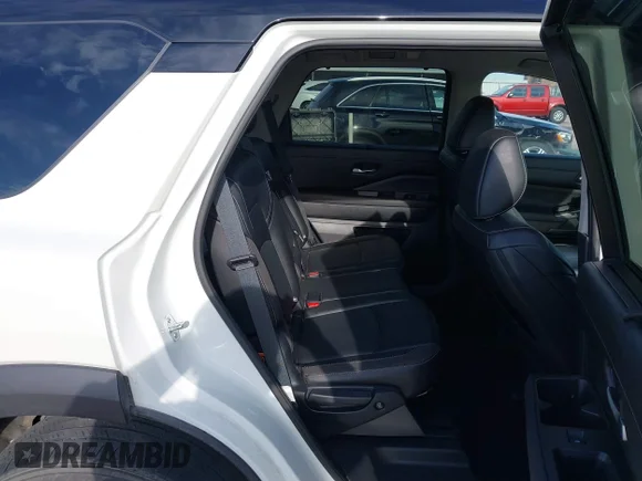 ✅ 2024 Nissan Pathfinder SL • VIN: 5N1DR3CA2RC209518 • Lot: 44140735. Wystawiony na IAAI z przebiegiem 49 966 mil. Bezpłatny archiwum sprzedaży aukcyjnych z USA i szczegółowy raport historii pojazdu na DreamBid. Zdjęcie 8.