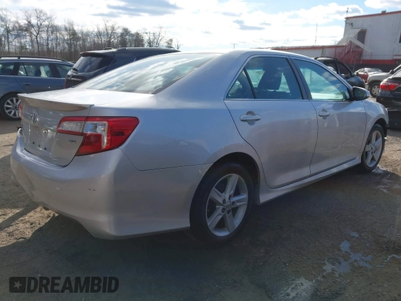 ✅ 2012 Toyota Camry SE Sport Limited Edition • VIN: 4T1BF1FK6CU069936 • Lot: 43875348. Wystawiony na IAAI z przebiegiem 178 609 mil. Bezpłatny archiwum sprzedaży aukcyjnych z USA i szczegółowy raport historii pojazdu na DreamBid. Zdjęcie 4.
