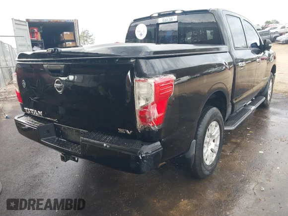 ✅ 2017 Nissan Titan SV • VIN: 1N6AA1E60HN505388 • Lot: 44071321. Wystawiony na IAAI z przebiegiem 115 110 mil. Bezpłatny archiwum sprzedaży aukcyjnych z USA i szczegółowy raport historii pojazdu na DreamBid. Zdjęcie 6.