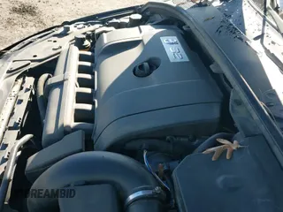 ✅ 2010 Volvo V70 • VIN: YV1982BWXA1147770 • Lot: 41527122. Listed on IAAI with 172,981 mi. Free auction sales archive from the USA and detailed vehicle history report at DreamBid. Image 19.