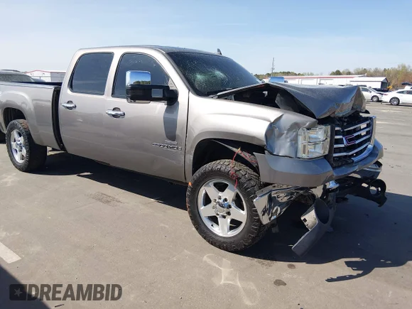 ✅ 2008 GMC Sierra 2500HD SLT • VIN: 1GTHK23608F180212 • Lot: 44701146. Listed on IAAI with 330,741 mi. Free auction sales archive from the USA and detailed vehicle history report at DreamBid. Image 1.