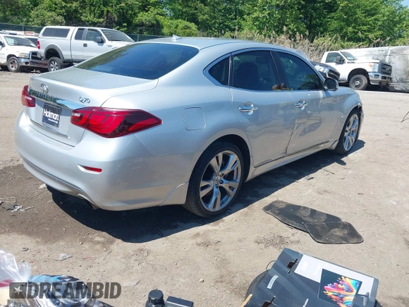 ✅ 2015 Infiniti Q70 • VIN: JN1BY1AP0FM542044 • Lot: 44986510. Wystawiony na IAAI z przebiegiem 107 797 mil. Bezpłatny archiwum sprzedaży aukcyjnych z USA i szczegółowy raport historii pojazdu na DreamBid. Zdjęcie 4.