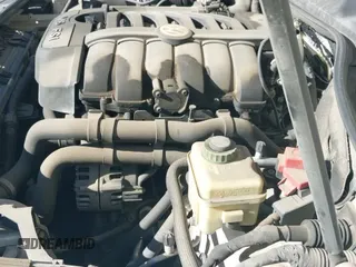 ✅ 2011 Volkswagen Touareg Sport • VIN: WVGFF9BP9BD007527 • Lot: 43711410. Listed on IAAI with 151,992 mi. Free auction sales archive from the USA and detailed vehicle history report at DreamBid. Image 12.