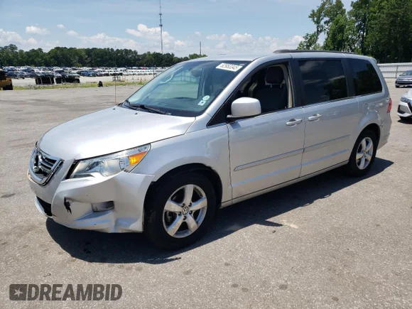 ✅ 2011 Volkswagen Routan SE • VIN: 2V4RW3DG2BR766535 • Lot: 62953345. Wystawiony na Copart z przebiegiem 172 620 mil. Bezpłatny archiwum sprzedaży aukcyjnych z USA i szczegółowy raport historii pojazdu na DreamBid. Zdjęcie 1.