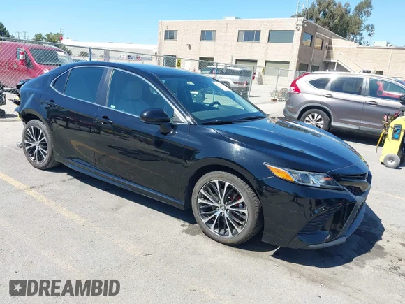 ✅ 2019 Toyota Camry SE • VIN: 4T1B11HK8KU760136 • Lot: 45292248. Wystawiony na IAAI z przebiegiem 109 912 mil. Bezpłatny archiwum sprzedaży aukcyjnych z USA i szczegółowy raport historii pojazdu na DreamBid. Zdjęcie 1.