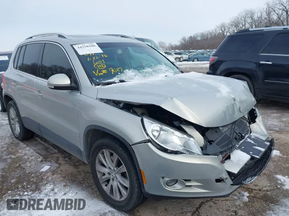✅ 2009 Volkswagen Tiguan SE • VIN: WVGBV75N99W519089 • Lot: 44238188. Wystawiony na IAAI z przebiegiem 129 788 mil. Bezpłatny archiwum sprzedaży aukcyjnych z USA i szczegółowy raport historii pojazdu na DreamBid. Zdjęcie 1.