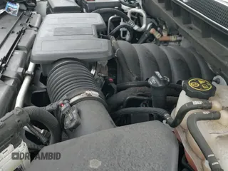 ✅ 2023 Chevrolet Suburban Premier • VIN: 1GNSKFKD1PR368349 • Lot: 43564284. Wystawiony na IAAI z przebiegiem 71 831 mil. Bezpłatny archiwum sprzedaży aukcyjnych z USA i szczegółowy raport historii pojazdu na DreamBid. Zdjęcie 21.