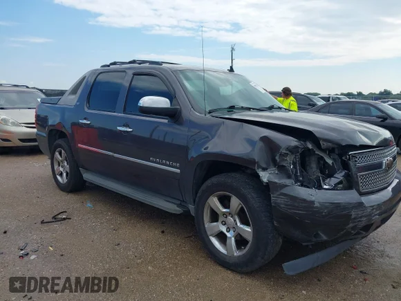 ✅ 2010 Chevrolet Avalanche LTZ • VIN: 3GNNCGE01AG239057 • Lot: 43061672. Listed on IAAI with 142,216 mi. Free auction sales archive from the USA and detailed vehicle history report at DreamBid. Image 1.