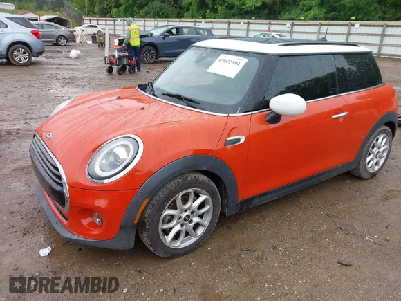 ✅ 2020 MINI Hardtop Cooper • VIN: WMWXR3C01L2M86874 • Lot: 45022991. Wystawiony na IAAI z przebiegiem 88 342 mil. Bezpłatny archiwum sprzedaży aukcyjnych z USA i szczegółowy raport historii pojazdu na DreamBid. Zdjęcie 2.