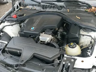 ✅ 2015 BMW 3 Series 320i xDrive • VIN: WBA3C3G56FNS76084 • Lot: 43690415. Wystawiony na IAAI z przebiegiem 110 876 mil. Bezpłatny archiwum sprzedaży aukcyjnych z USA i szczegółowy raport historii pojazdu na DreamBid. Zdjęcie 20.