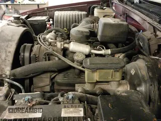 ✅ 1999 GMC Yukon • VIN: 1GKEK13R3XJ700930 • Lot: 40915481. Wystawiony na IAAI z przebiegiem 249 773 mil. Bezpłatny archiwum sprzedaży aukcyjnych z USA i szczegółowy raport historii pojazdu na DreamBid. Zdjęcie 22.