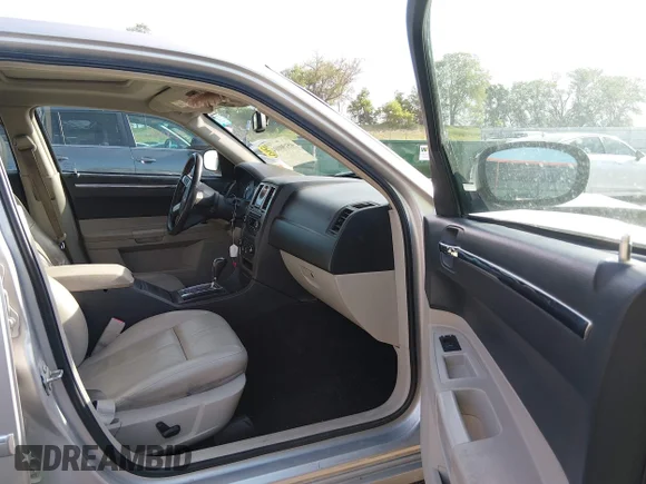 ✅ 2007 Chrysler 300 Touring • VIN: 2C3KA53G67H683456 • Lot: 45190004. Wystawiony na IAAI z przebiegiem 199 234 mil. Bezpłatny archiwum sprzedaży aukcyjnych z USA i szczegółowy raport historii pojazdu na DreamBid. Zdjęcie 5.
