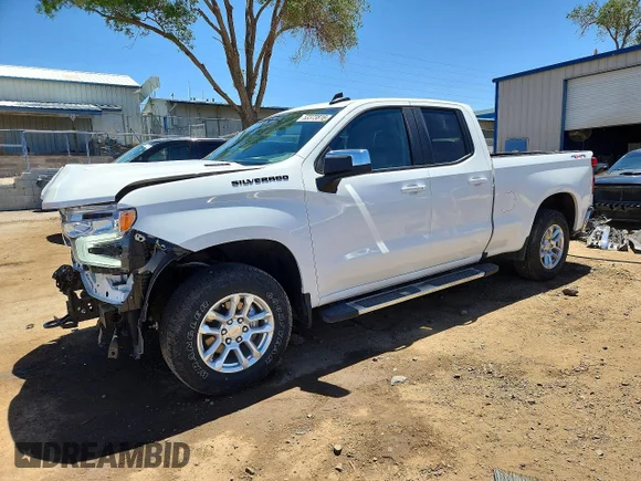 ✅ 2025 Chevrolet Silverado 1500 LT • VIN: 1GCRKDEK8SZ188624 • Лот: 53373816. Опубліковано раніше на Copart з пробігом 9 943 миль. Безкоштовний доступ до архіву аукціонних продажів зі США та докладний звіт про історію автомобіля на DreamBid. Зображення 1.