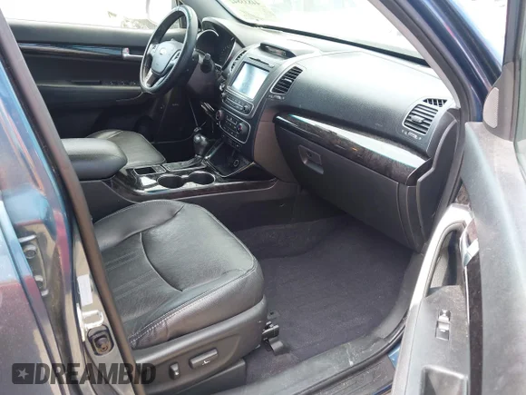 ✅ 2014 Kia Sorento EX • VIN: 5XYKU4A71EG497044 • Lot: 44833842. Wystawiony na IAAI z przebiegiem 210 212 mil. Bezpłatny archiwum sprzedaży aukcyjnych z USA i szczegółowy raport historii pojazdu na DreamBid. Zdjęcie 5.