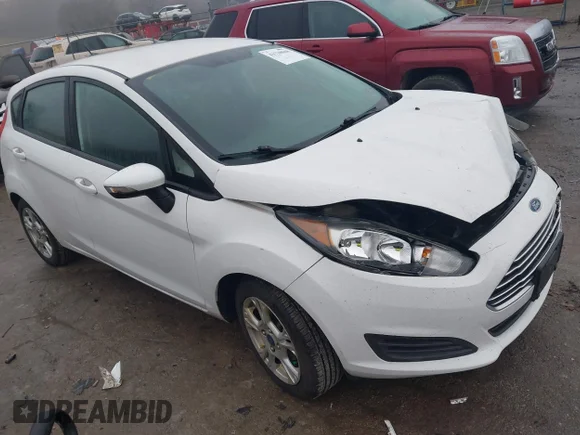 ✅ 2015 Ford Fiesta SE • VIN: 3FADP4EJXFM191850 • Лот: 43730048. Опубликован ранее на IAAI с пробегом 157 960 миль. Бесплатный доступ к архиву аукционных продаж из США и подробный отчёт об истории автомобиля на DreamBid. Изображение 1.