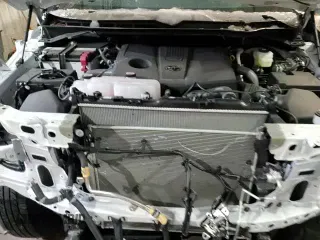 ✅ 2024 Toyota Tundra SR • VIN: 5TFKB5AA7RX034187 • Lot: 45389765. Wystawiony na Copart z przebiegiem 6 841 mil. Bezpłatny archiwum sprzedaży aukcyjnych z USA i szczegółowy raport historii pojazdu na DreamBid. Zdjęcie 13.