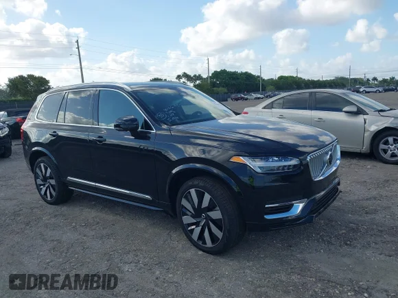 ✅ 2024 Volvo XC90 Plus • VIN: YV4H60LEXR1245014 • Лот: 42161764. Опубліковано раніше на IAAI з пробігом 5 701 миль. Безкоштовний доступ до архіву аукціонних продажів зі США та докладний звіт про історію автомобіля на DreamBid. Зображення 1.