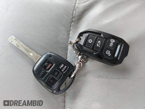 ✅ 2007 Lexus RX 350 • VIN: 2T2HK31UX7C039917 • Lot: 45405031. Wystawiony na IAAI z przebiegiem 271 719 mil. Bezpłatny archiwum sprzedaży aukcyjnych z USA i szczegółowy raport historii pojazdu na DreamBid. Zdjęcie 11.