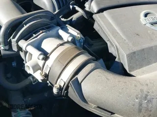 2014 Nissan Frontier SV z VIN 1N6AD0CW8EN763450, wystawiony jako IAAI lot #43465951 z przebiegiem 30 679 mil mil oraz . Historia ofert i sprzedaży dostępna na DreamBid. Obrazek 19.