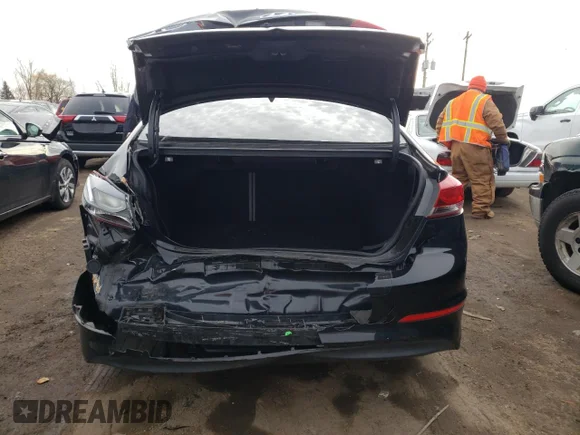 ✅ 2017 Hyundai Elantra Limited • VIN: 5NPD84LF1HH027241 • Lot: 69685512. Wystawiony na Copart z przebiegiem 110 571 mil. Bezpłatny archiwum sprzedaży aukcyjnych z USA i szczegółowy raport historii pojazdu na DreamBid. Zdjęcie 6.