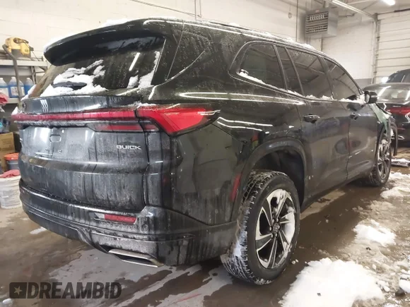✅ 2025 Buick Enclave Sport Touring • VIN: 5GAEVBRS6SJ300180 • Lot: 44256533. Wystawiony na IAAI z przebiegiem 5 223 mil. Bezpłatny archiwum sprzedaży aukcyjnych z USA i szczegółowy raport historii pojazdu na DreamBid. Zdjęcie 4.